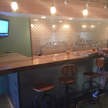 Piñon Bottle - The bar - Beer Bar Near Me - Reno, Nevada