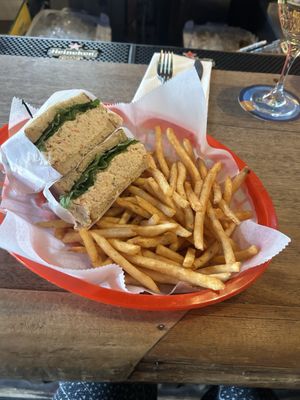 Nancy Whiskey Pub by null