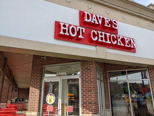 Dave's Hot Chicken by null