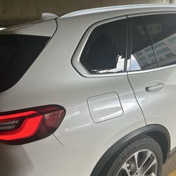 SmartPark Garages - Gotta love it! Maybe I should valet next time... not sure the alternative. Park at your own risk.
