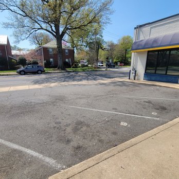 The Sweetside Cafe & Creamery - Parking in front - Cafes Near Me - Alexandria, Virginia
