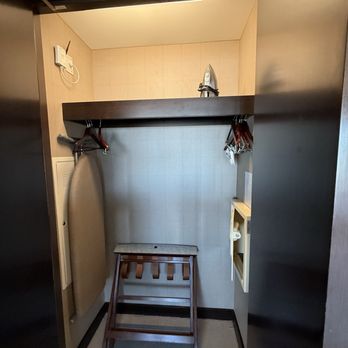 Vdara - closet for luggage - Resorts Near Me - Las Vegas, Nevada Vdara - closet for luggage - Resorts Near Me - Las Vegas, Nevada