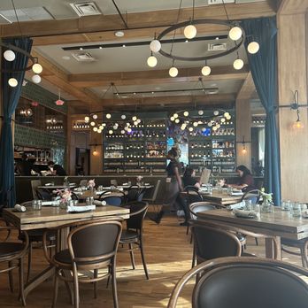 The Select - Dining room - Mediterranean Near Me - Sandy Springs, Georgia