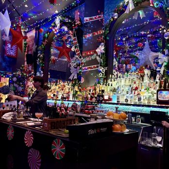 The Raven Room - Cocktail Bars Near Me - Whistler, British Columbia