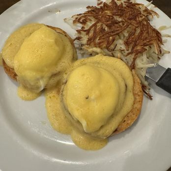 Twohey’s Restaurant - Eggs Benedict - New American Near Me - South Pasadena, California
