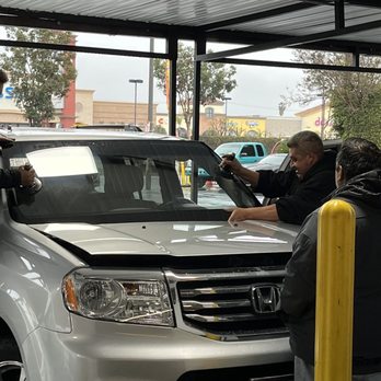 Mike's Auto Glass - Replacing new front windshield - Auto Glass Services Near Me - Los Angeles, California Mike's Auto Glass - Replacing new front windshield - Auto Glass Services Near Me - Los Angeles, California