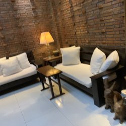 Mango Valley - Lobby Waiting Area