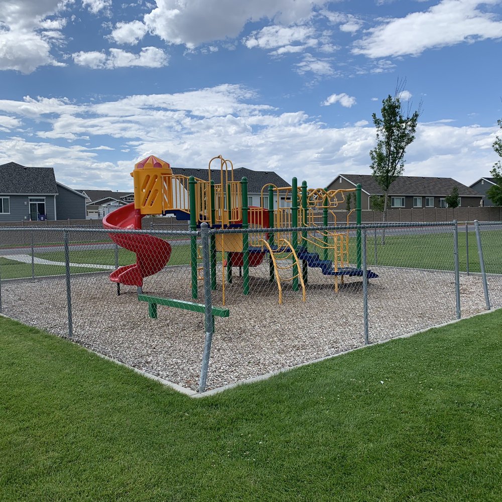 Art Dye Park - Playground with a fence - Disc Golf Near Me - American Fork, Utah Art Dye Park - Playground with a fence - Disc Golf Near Me - American Fork, Utah