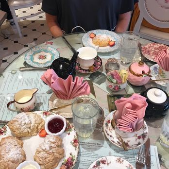 English Rose Tea Room - Cream Pot of Tea (Small) - British Near Me - Carefree, Arizona