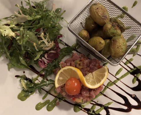 LE PETIT GOURMAND by null