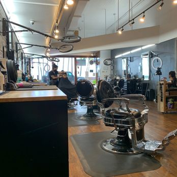 Bernie’s Barbershop - Barbers Near Me - Hilo, Hawaii
