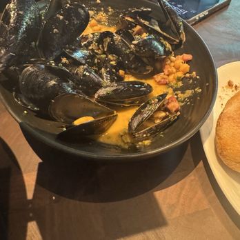Water Grill - Bellevue - Mussels - Seafood Near Me - Bellevue, Washington