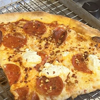 ビッシュ　PIZZA THE BEST LABI'S PIZZA - Updated August 2025 - 15 Photos & 25 Reviews