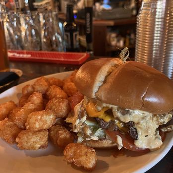 Auld Dubliner Tahoe - Dub Smash with Tater Tots - Irish Near Me - Olympic Valley, California