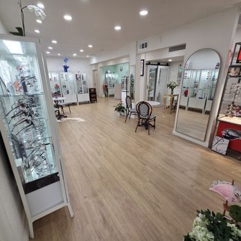 Lancaster Optometry - Optometrists Near Me - Lancaster, California