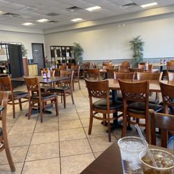 Pho Thanh Huong - Restaurant inside (interior)