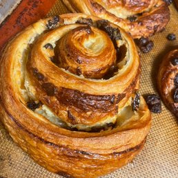 Raisin Croissant