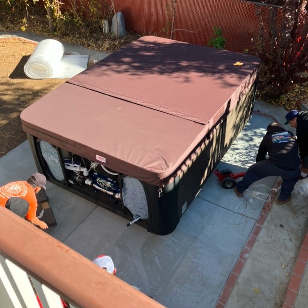 Leon's Finest Spa Movers - Positioning and assembly - Movers Near Me Leon's Finest Spa Movers - Positioning and assembly - Movers Near Me