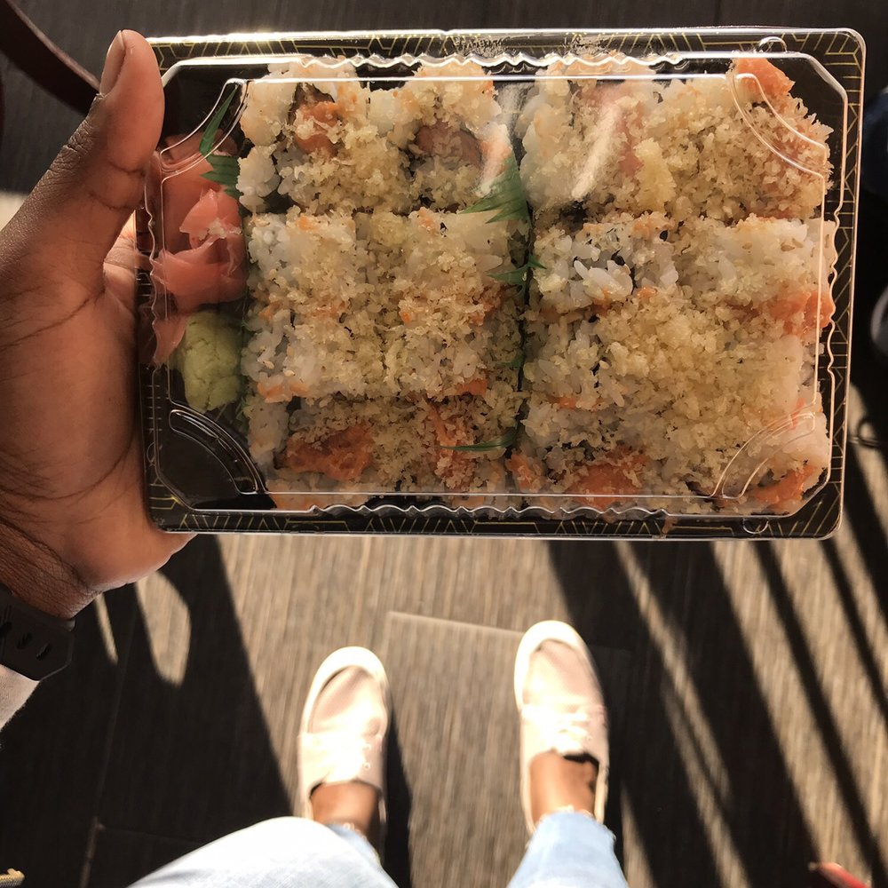 Crunchy spicy tuna roll. Crunchy spicy tuna roll.
