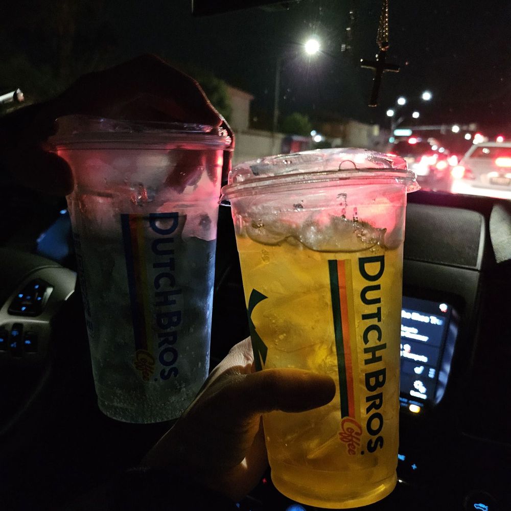 Aquaberry soda (strawberry, kiwi, blue raspberry, watermelon) Sweet sunrise iced green tea (peach, orange, passion fruit, banana) Aquaberry soda (strawberry, kiwi, blue raspberry, watermelon) Sweet sunrise iced green tea (peach, orange, passion fruit, banana)