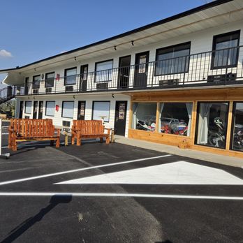 Motorcycle Inn - Exterior of front lobby - Hotels Near Me - Sevierville, Tennessee Motorcycle Inn - Exterior of front lobby - Hotels Near Me - Sevierville, Tennessee