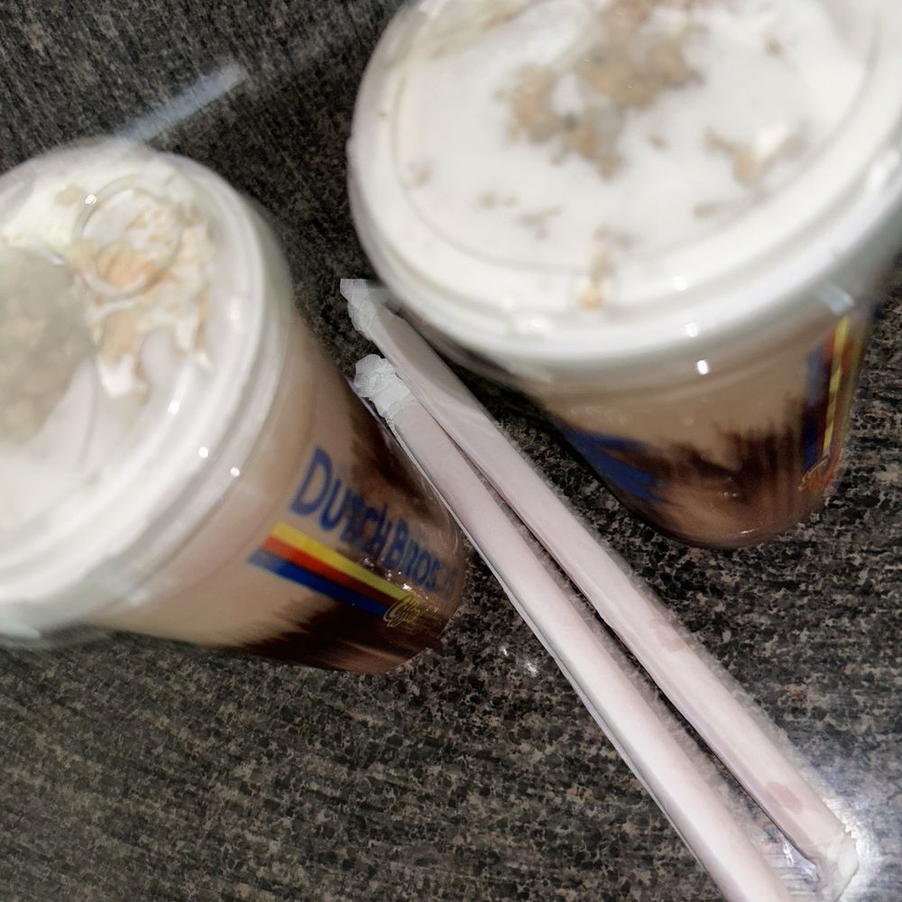 Dutch Bros Coffee - Cookie dough blended freeze - Juice Bars & Smoothies Near Me - Rosenberg, Texas