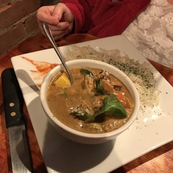 Sawyer's Bar & Grill - Chicken curry bowl with rice - Bars Near Me - Torrington, Connecticut Sawyer's Bar & Grill - Chicken curry bowl with rice - Bars Near Me - Torrington, Connecticut