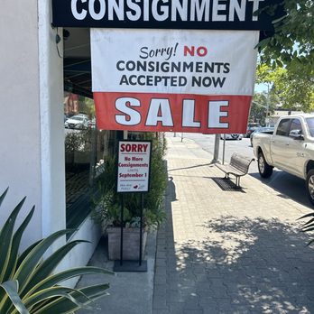Lolo's Consignment - Used, Vintage & Consignment Near Me - Saint Helena, California