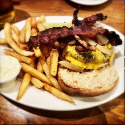 The Grasshopper - Grasshopper burger (w/ cheddar, fried onions & bacon)