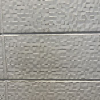 Holiday Inn Express Salem - Mold on the walls - Venues & Event Spaces Near Me - Salem, Ohio