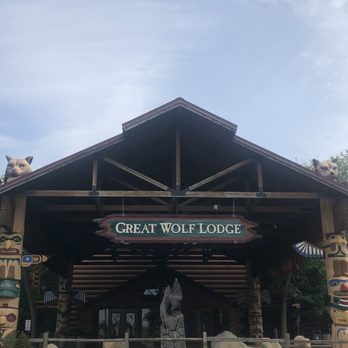 Great Wolf Lodge - Entrance - Resorts Near Me - Baraboo, Wisconsin Great Wolf Lodge - Entrance - Resorts Near Me - Baraboo, Wisconsin