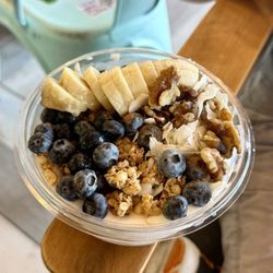 Playa Bowls - Avalanche Bowl (except the blue spirulina was missing)