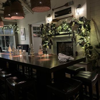 CōV Edina - Fireplace - Cocktail Bars Near Me - Edina, Minnesota
