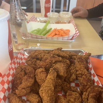 Wings and Beer - Chicken and veggie tray - Chicken Wings Near Me - Reno, Nevada