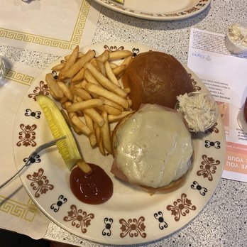 Red Robin Diner - a burger and fries on a plate - Breakfast & Brunch Near Me - Philadelphia, Pennsylvania Red Robin Diner - a burger and fries on a plate - Breakfast & Brunch Near Me - Philadelphia, Pennsylvania