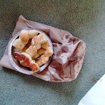 Middle Island Pizza - Garlic knots and the lack of a lid and the bag it came in - Pizza Near Me - Middle Island, New York