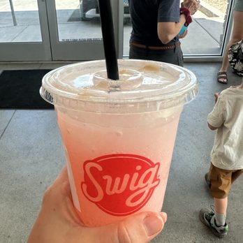 Swig - Hula girl - Beverage Store Near Me - Hurricane, Utah Swig - Hula girl - Beverage Store Near Me - Hurricane, Utah