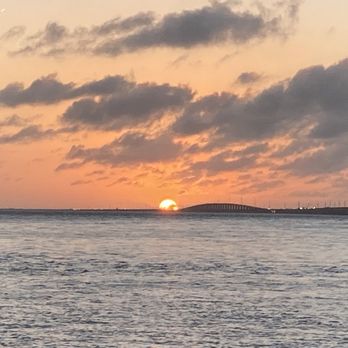 Sunset Grille & Raw Bar - Seafood Near Me - Marathon, Florida