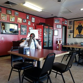 Twisted Pies Pizzeria - Nice but kind of empty at lunchtime - Pizza Near Me - Mesa, Arizona Twisted Pies Pizzeria - Nice but kind of empty at lunchtime - Pizza Near Me - Mesa, Arizona