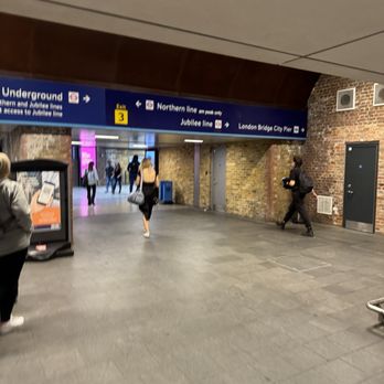 London Bridge Underground Station - Public Transportation Near Me - London, XGL London Bridge Underground Station - Public Transportation Near Me - London, XGL
