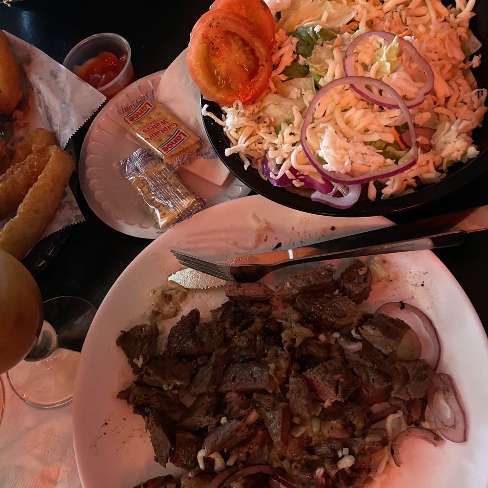 The Willard - Onions Rings Steak Salad - Chicken Wings Near Me - Franklin, Indiana