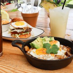 Crooked Hammock Brewery - Sunday Brunch: 10am-2pm for adults & kiddos.  Savory & sweet brunch dishes and weekly kids craft table.