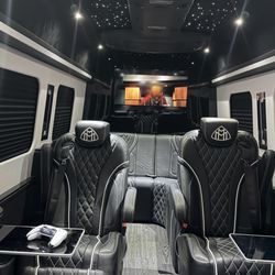 Marquee Chauffeur - Portland Chauffeur Limousine Service - Portland Executive Limo Service
