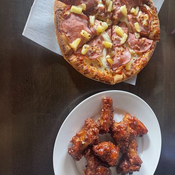 Seattle Pizza and Bar - Hawaiian pizza and bbq wings - Pizza Near Me - Seattle, Washington Seattle Pizza and Bar - Hawaiian pizza and bbq wings - Pizza Near Me - Seattle, Washington