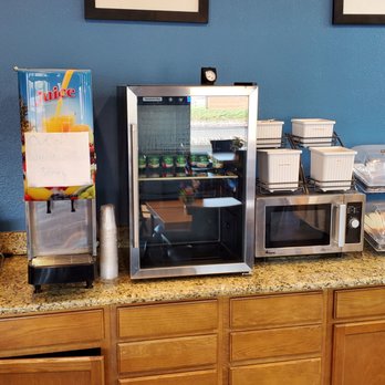 Baymont by Wyndham Limon - Beverage selection - Hotels Near Me - Limon, Colorado Baymont by Wyndham Limon - Beverage selection - Hotels Near Me - Limon, Colorado