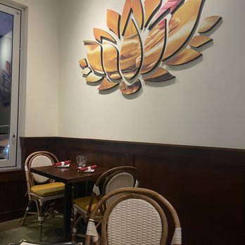Peppermint Thai Cuisine - Interior, towards the front window - Thai Near Me - Pepper Pike, Ohio Peppermint Thai Cuisine - Interior, towards the front window - Thai Near Me - Pepper Pike, Ohio
