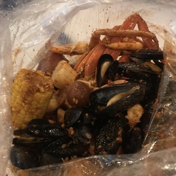 Crackin' Crab Santa Fe Seafood Boil - Cajun/Creole Near Me - Santa Fe, New Mexico