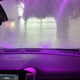 Very trippy auto wash. Very trippy auto wash.