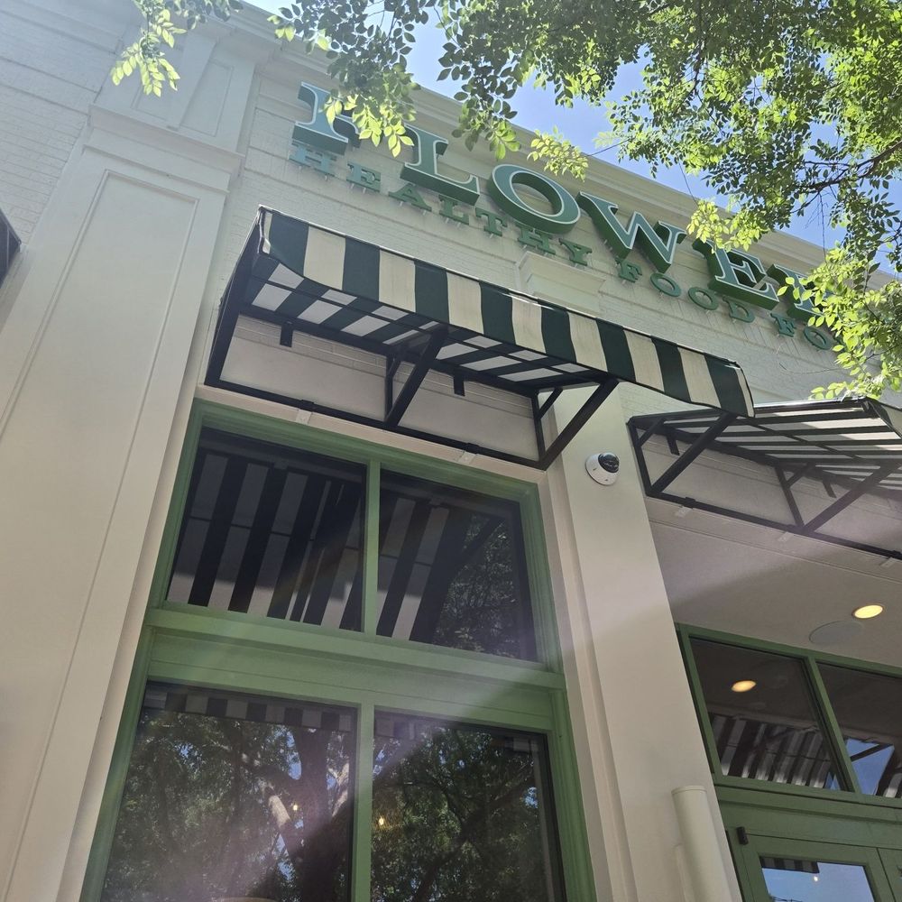 Outside - nice awnings Outside - nice awnings