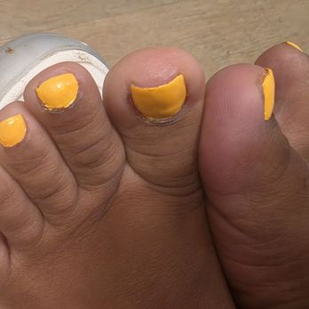Glossy Nail Bar - Licensed or not this is bad quality - Waxing Near Me - San Luis Obispo, California